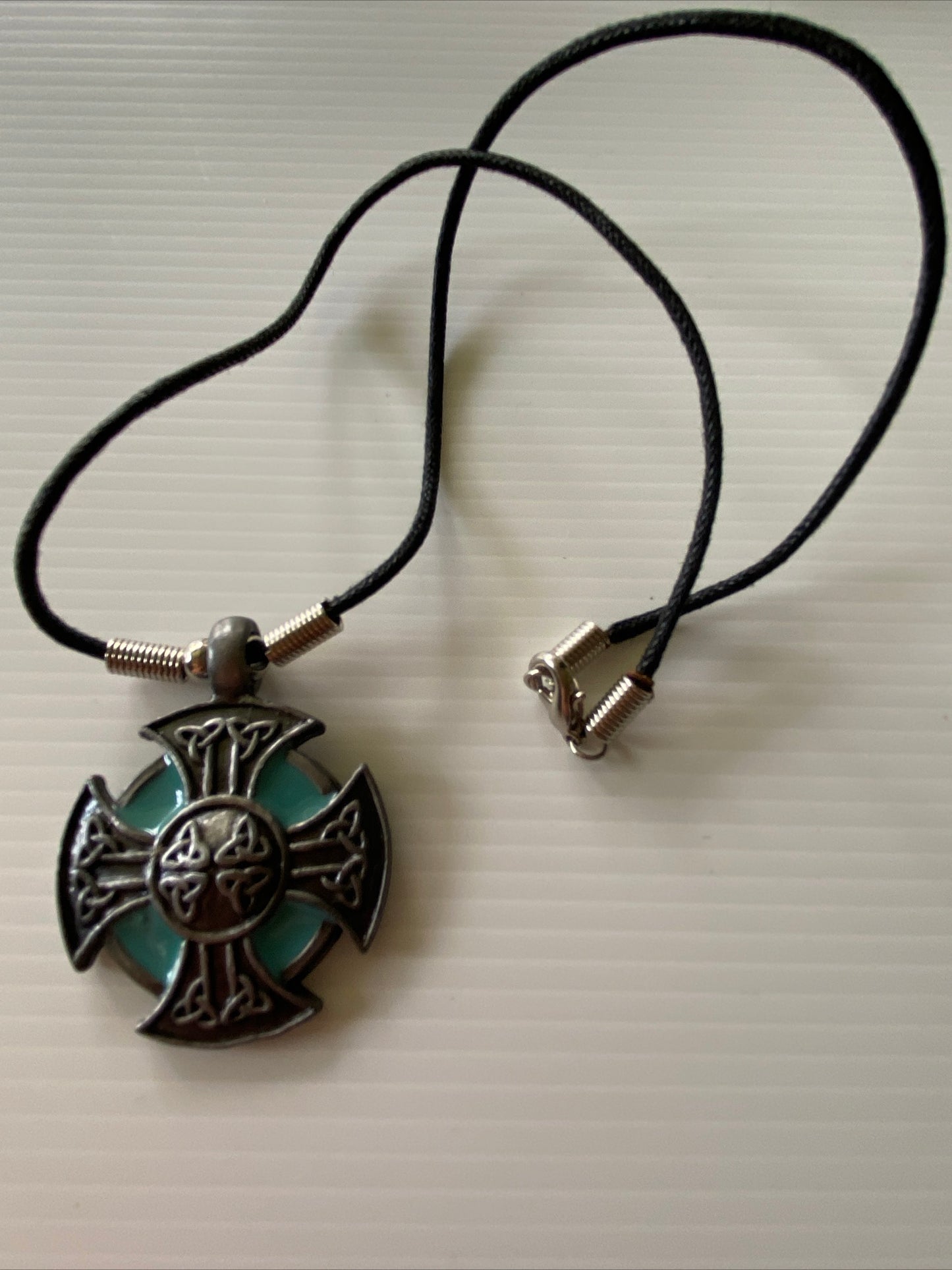 Short Round Metal Cross Detailed Green Feature Pendant Cord Necklace Choker