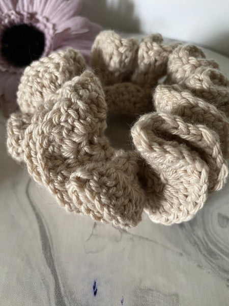 Hair Scrunchie Crochet Handmade Elastised Full Ruffled NATURAL