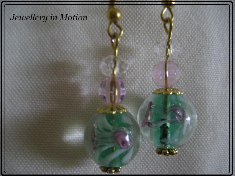 Green Lampwork Glass Bead Bracelet with matching Earrings Gold tone