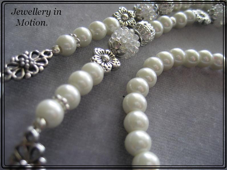 White Glass Pearl Reading, Eyeglass, Sunglasses Beaded Chain