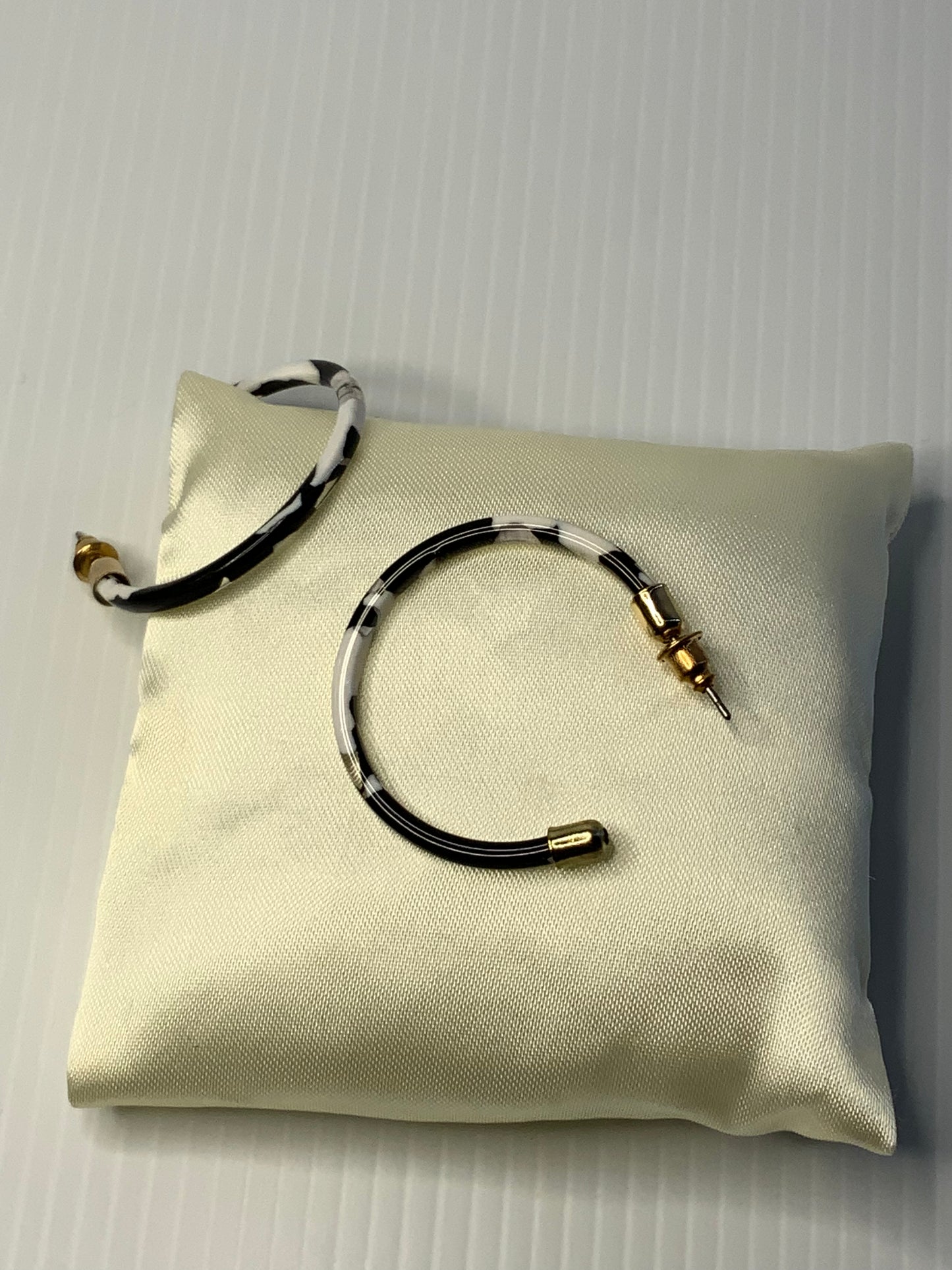 Large size Enamel Open Hoop Dangle Earrings Black & White -Pierced Earrings
